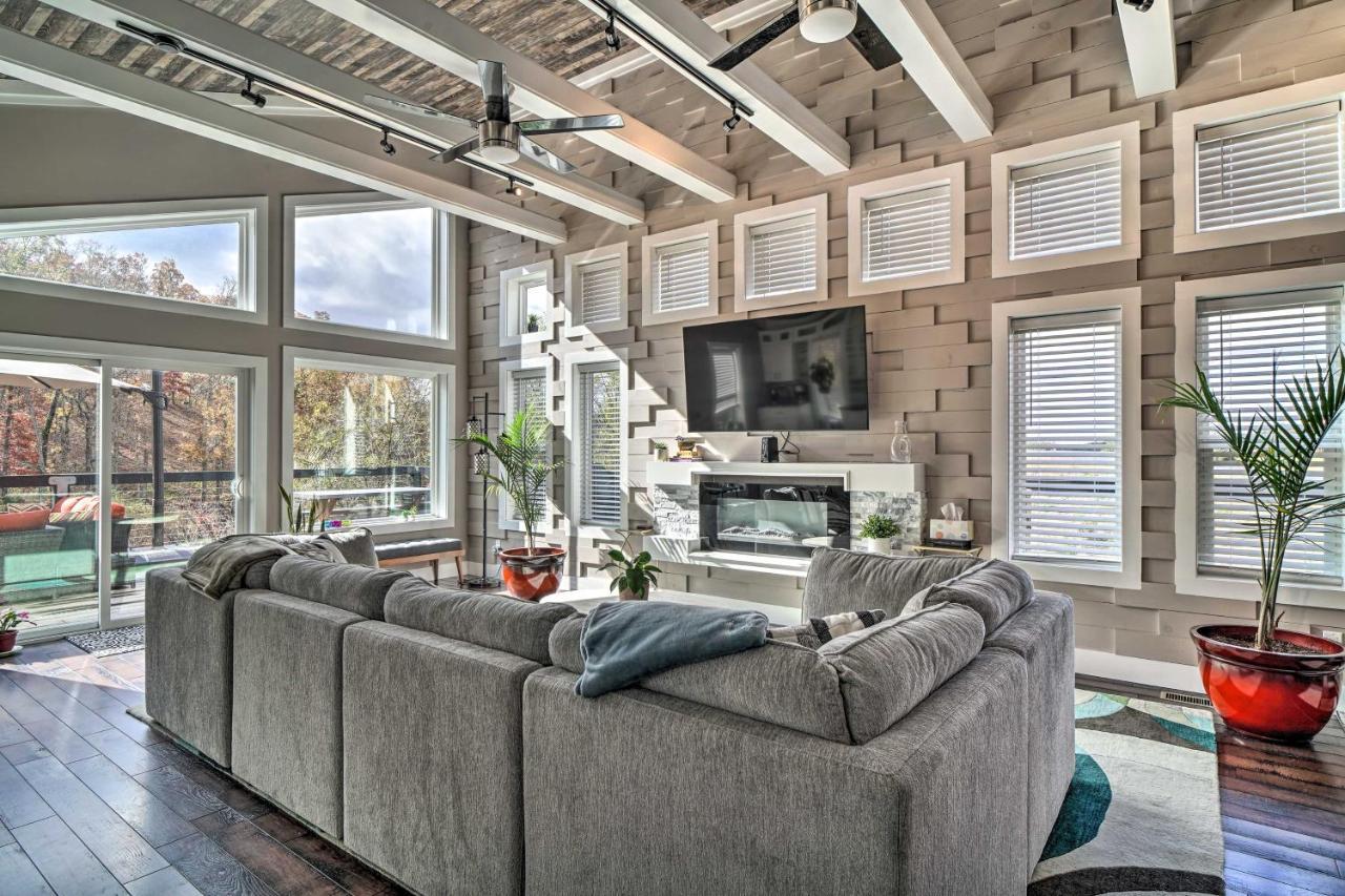 Spacious Sevierville Home With Hot Tub! ภายนอก รูปภาพ