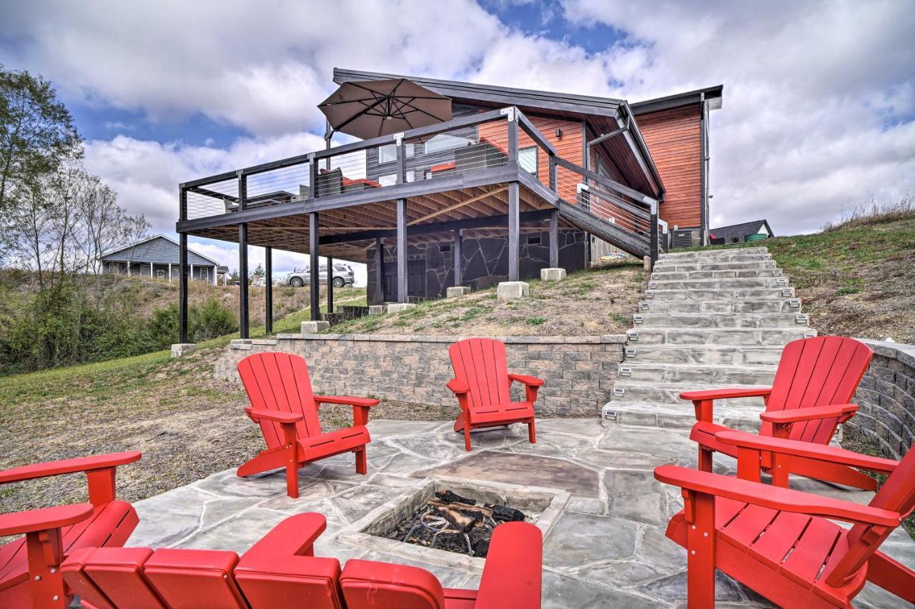 Spacious Sevierville Home With Hot Tub! ภายนอก รูปภาพ