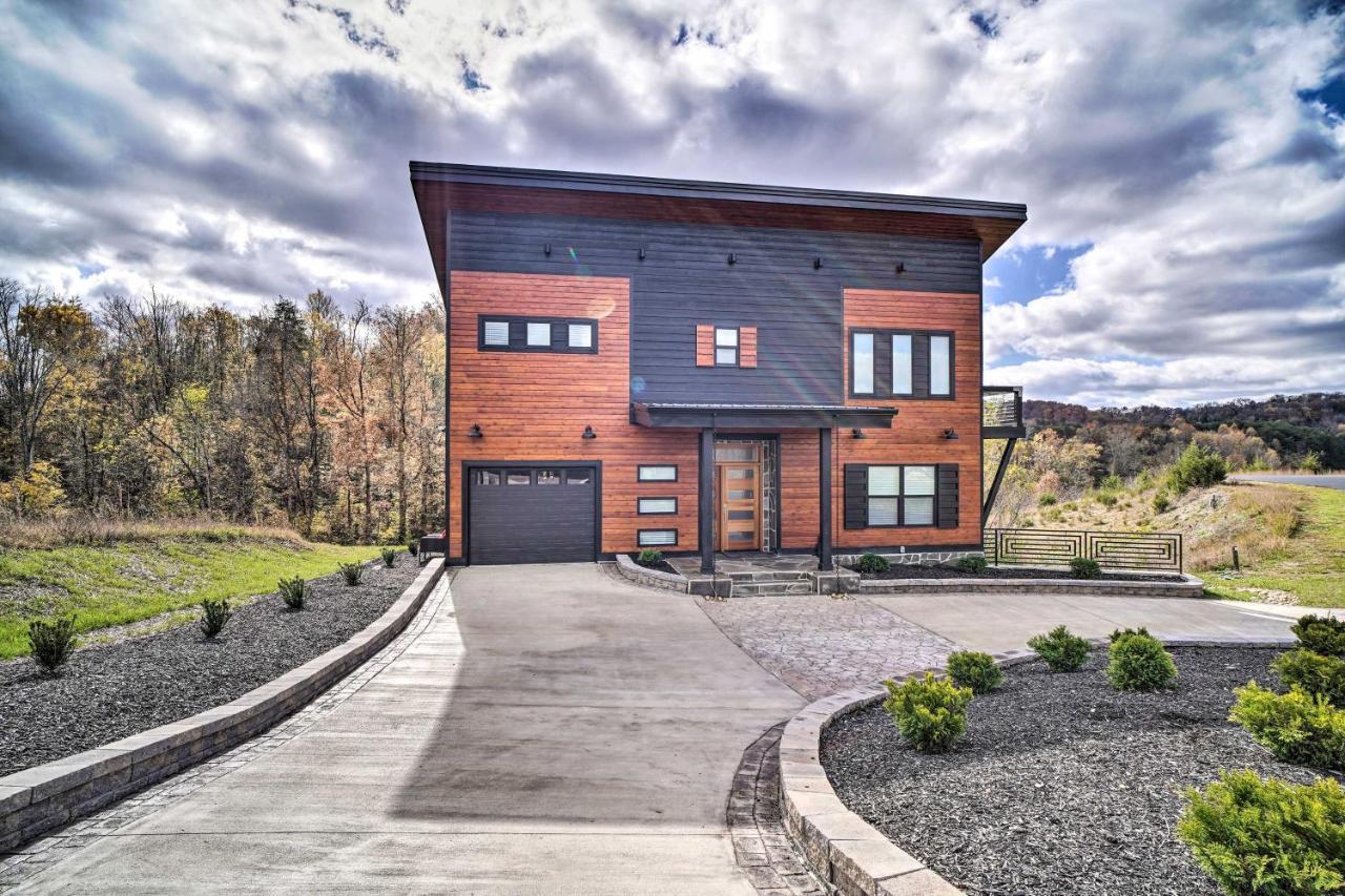 Spacious Sevierville Home With Hot Tub! ภายนอก รูปภาพ